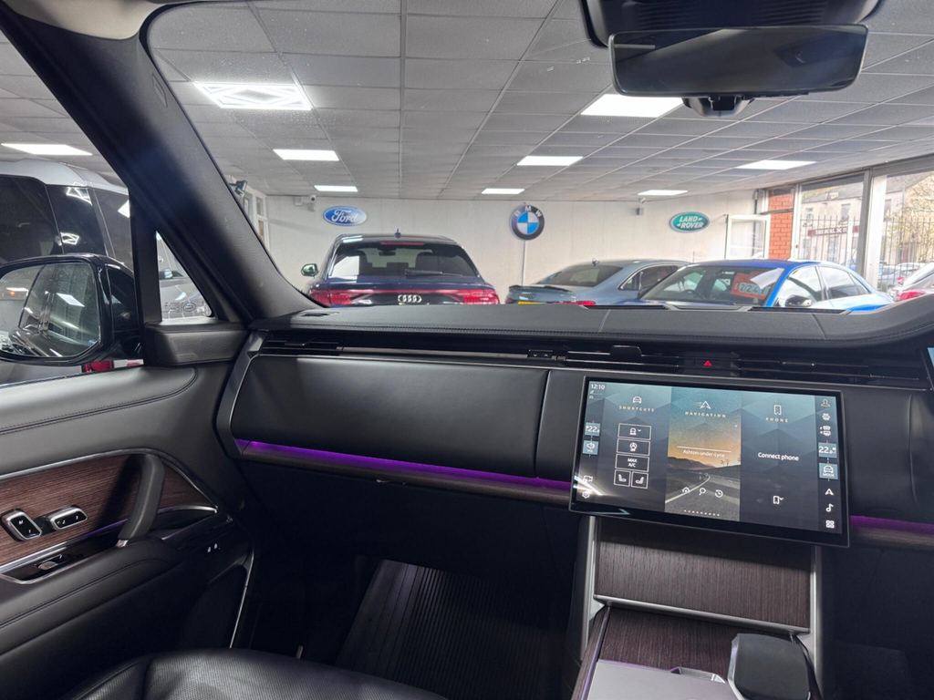 Land Rover Range Rover 2.0 D200 Dynamic Se 2025 Black #33