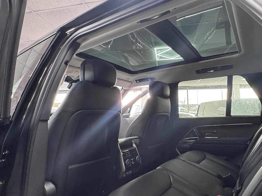 Land Rover Range Rover 2.0 D200 Dynamic Se 2025 Black #69