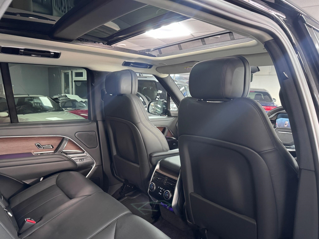 Land Rover Range Rover 2.0 D200 Dynamic Se 2025 Black #37