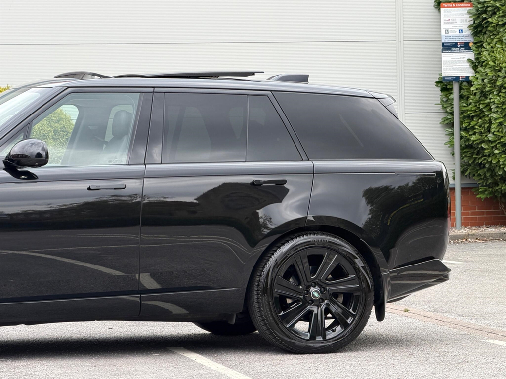 Land Rover Range Rover 2.0 D200 Dynamic Se 2025 Black #18