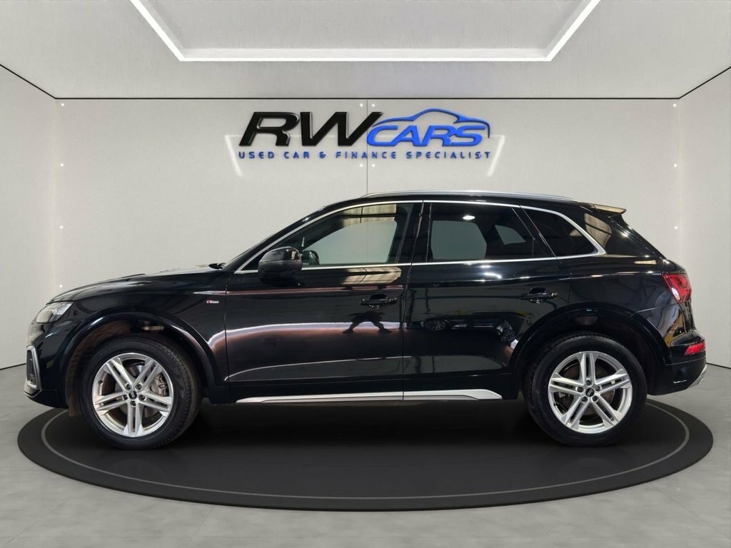 Audi Q5 2L S Line Black #2