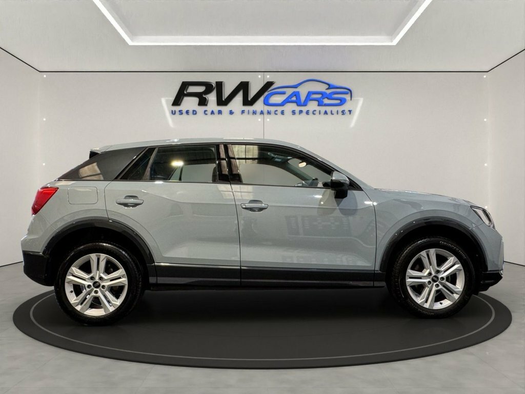 Audi Q2 1L Sport Grey #5