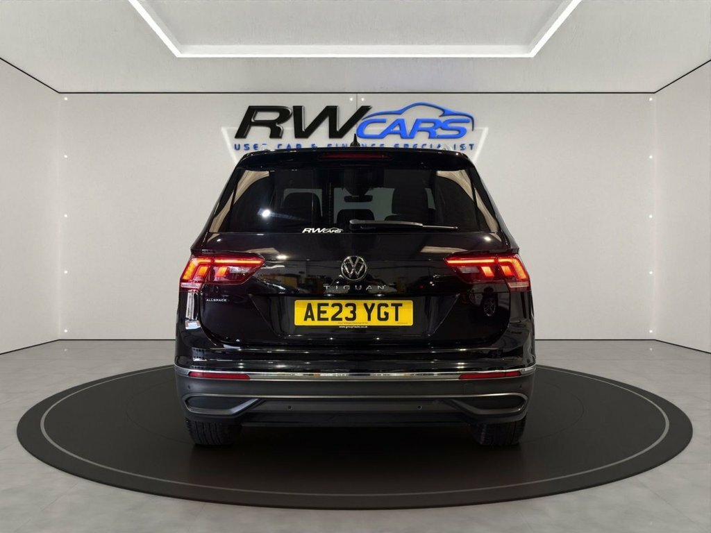 Volkswagen Tiguan Allspace 1.5L Life Black #4