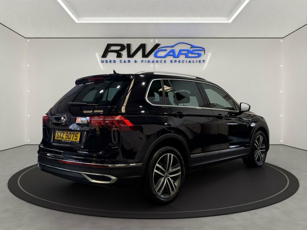 Volkswagen Tiguan 2L Elegance Black #4