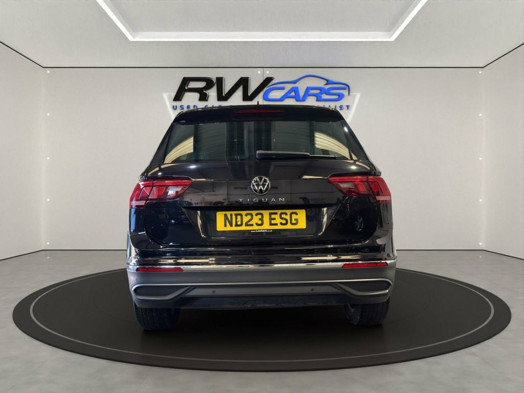 Volkswagen Tiguan 2L Life ND23ESG Black #4