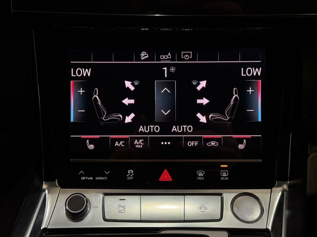 Audi E-tron E-tron 55 Quattro Blue #11