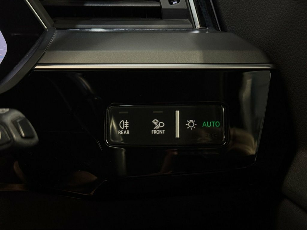 Audi E-tron E-tron 55 Quattro Blue #16