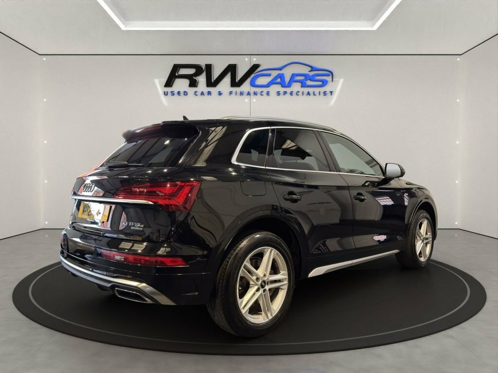 Audi Q5 2L S Line Black #4