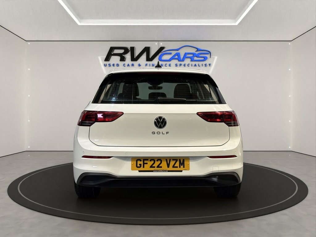 Volkswagen Golf 1L Life White #4