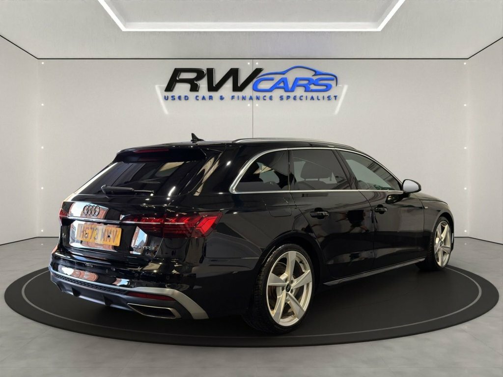 Audi A4 Avant 2L S Line Black #4