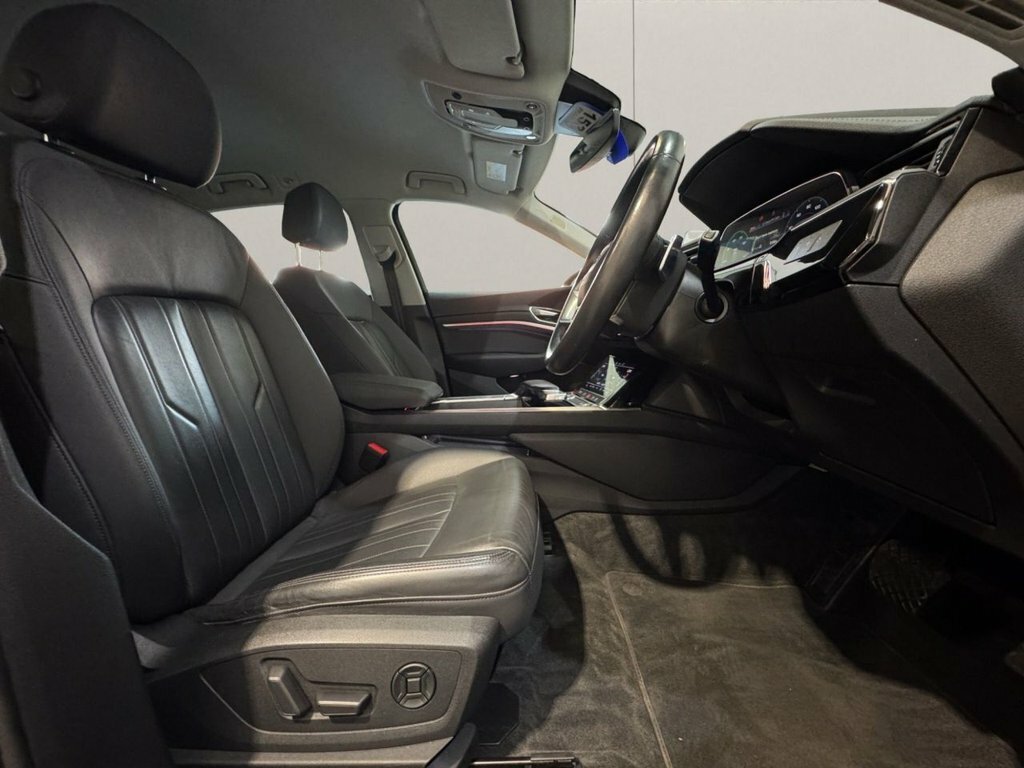 Audi E-tron 300Kw 55 Quattro 95Kwh 2020 Blue #20