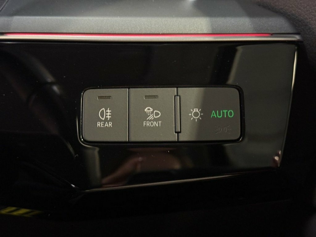 Audi E-tron 300Kw 55 Quattro 95Kwh Launch Edition White #16