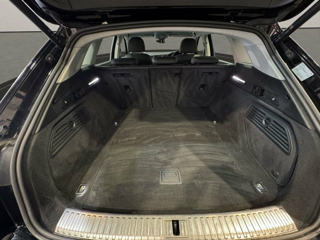 Audi E-tron 300Kw 55 Quattro 95Kwh Launch Edition White #23