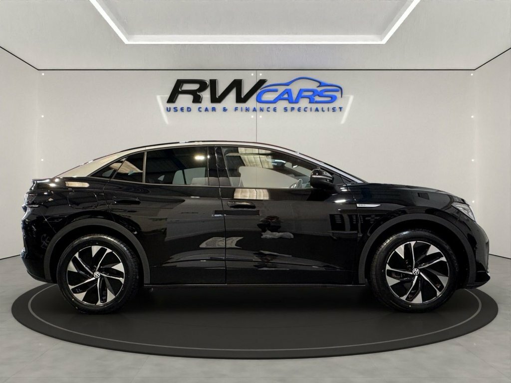 Volkswagen ID.5 Suv Black #5