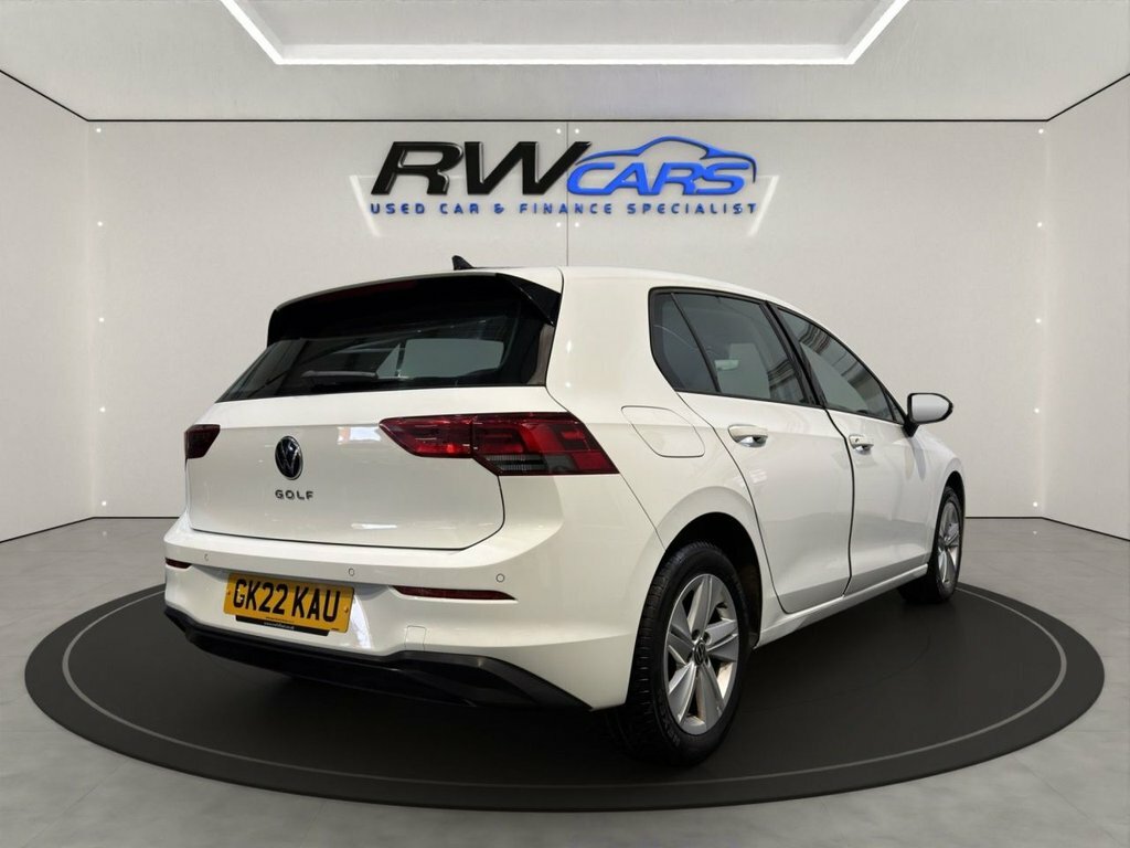 Volkswagen Golf 1L Life White #4