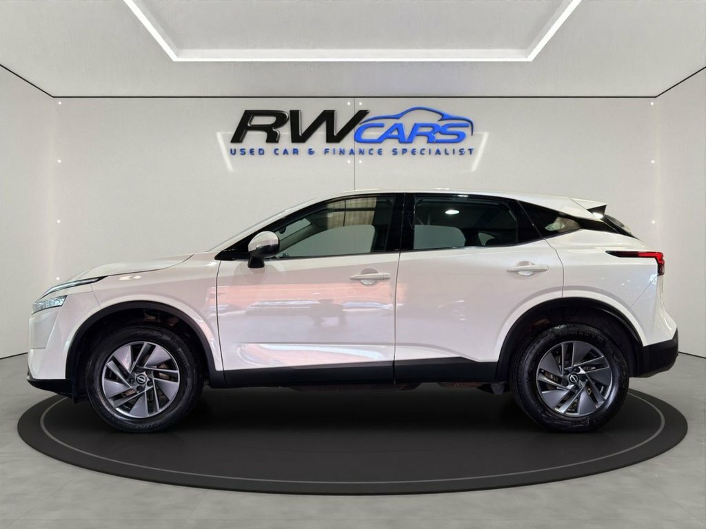 Nissan Qashqai 1.3L Acenta Premium White