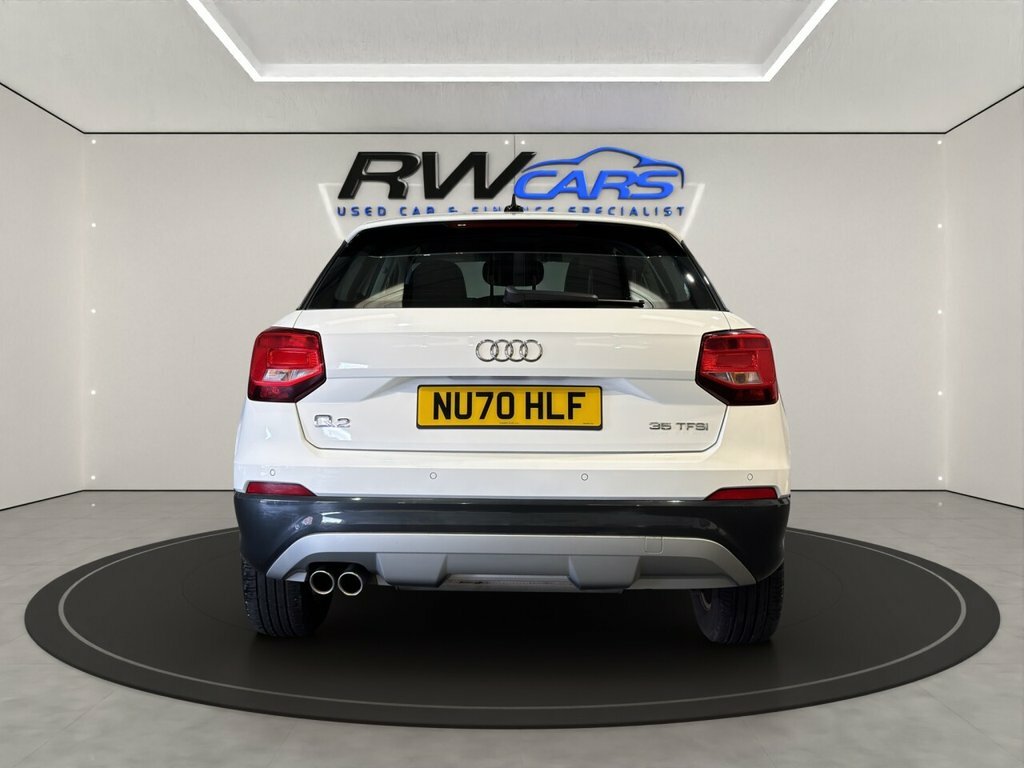 Audi Q2 1.5L Technik White #3