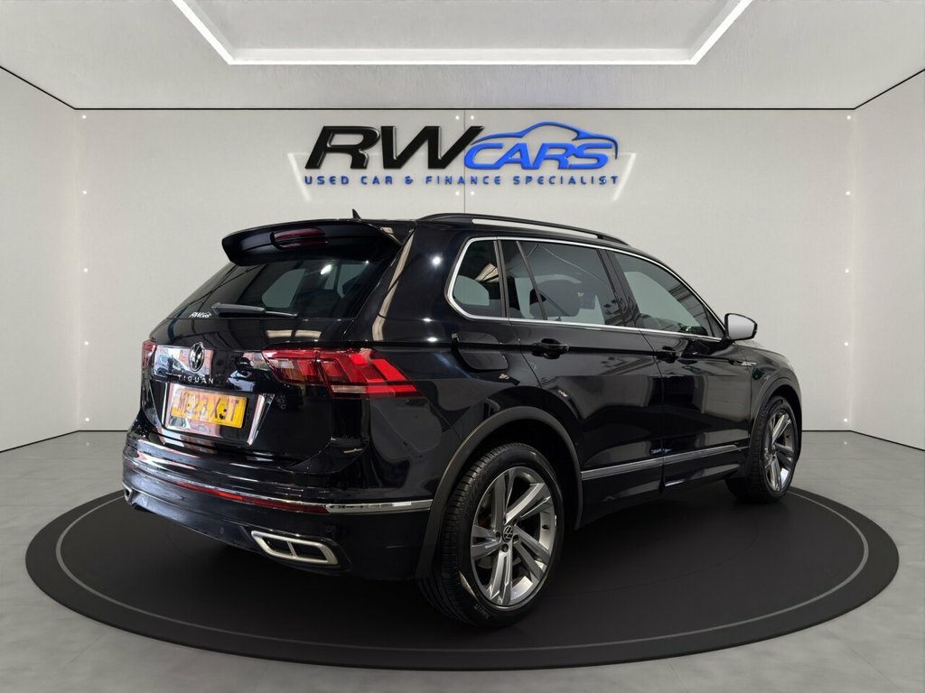Volkswagen Tiguan 1.5L R-line Edition Black #4