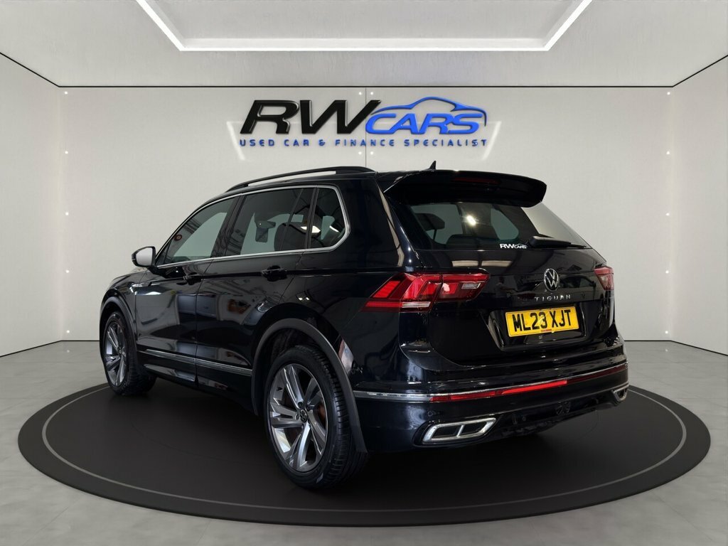 Volkswagen Tiguan 1.5L R-line Edition Black #2