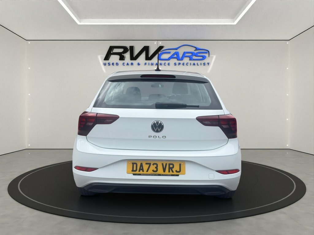 Volkswagen Polo 1L Life White #3