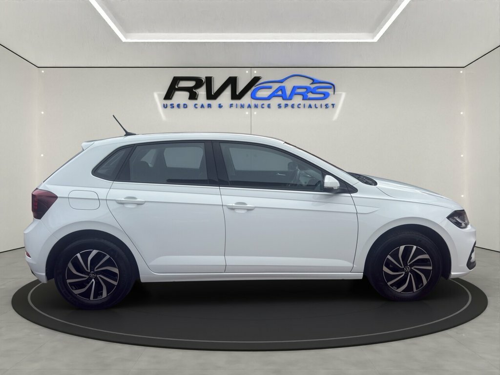Volkswagen Polo 1L Life White #5