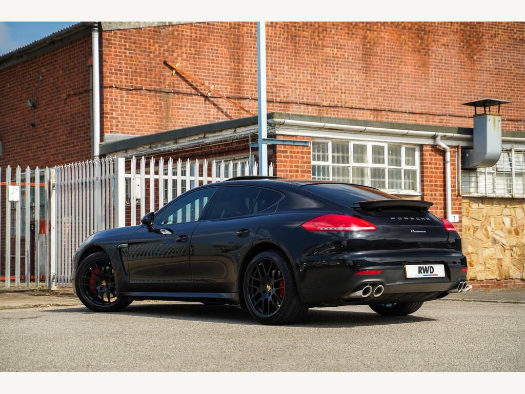 Porsche Panamera Hatchback Black #10