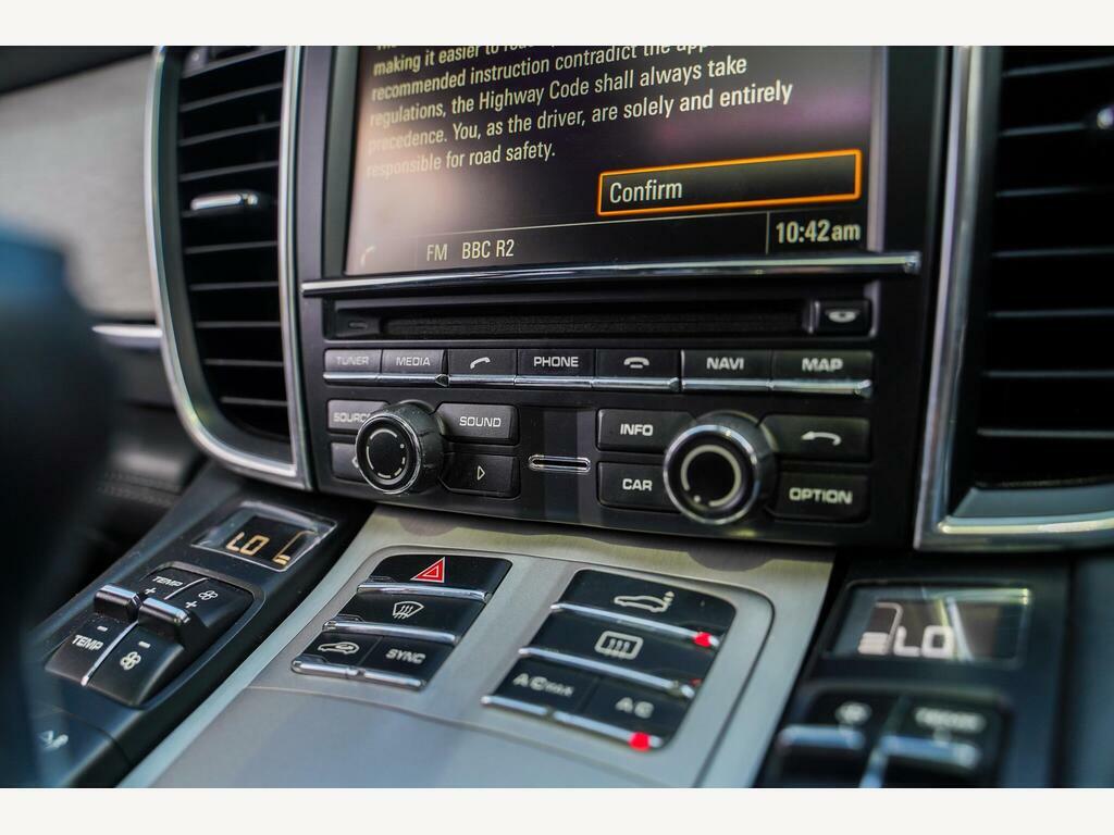 Porsche Panamera Hatchback Black #43