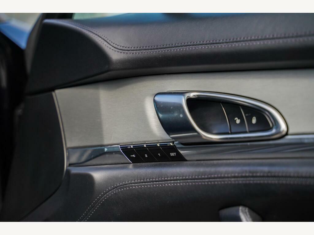 Porsche Panamera Hatchback Black #50