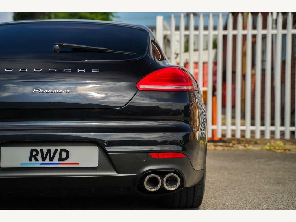 Porsche Panamera Hatchback Black #18