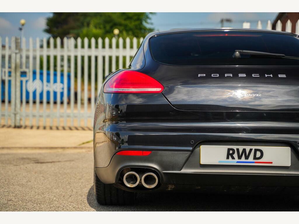 Porsche Panamera Hatchback Black #16