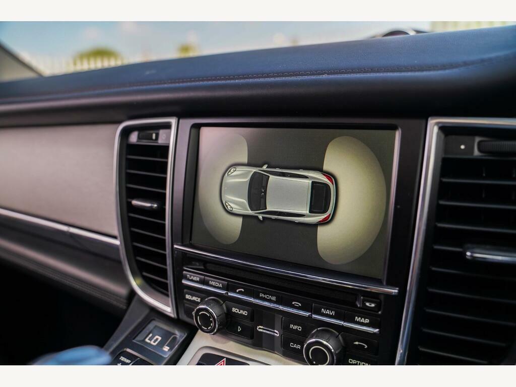 Porsche Panamera Hatchback Black #44