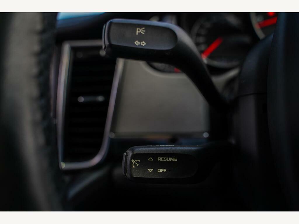 Porsche Panamera Hatchback Black #36