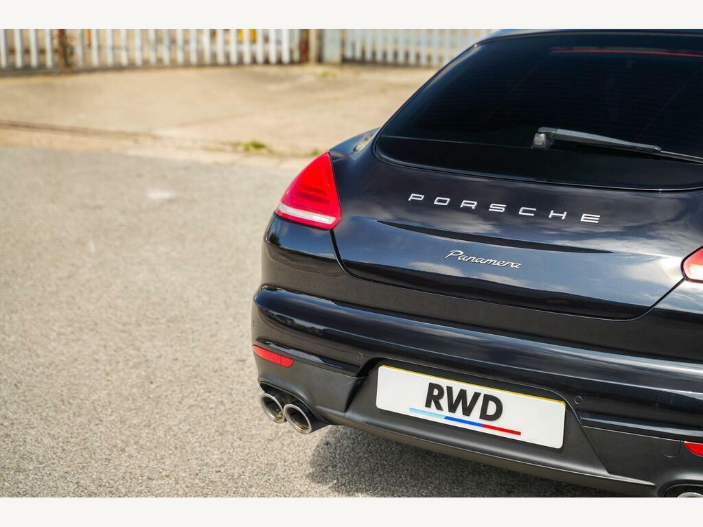 Porsche Panamera Hatchback Black #32