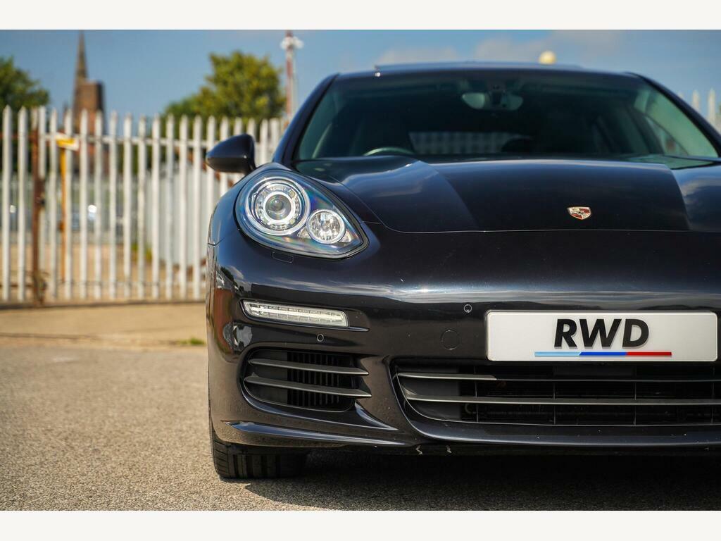 Porsche Panamera 3.0D V6 Hatchback Black #4