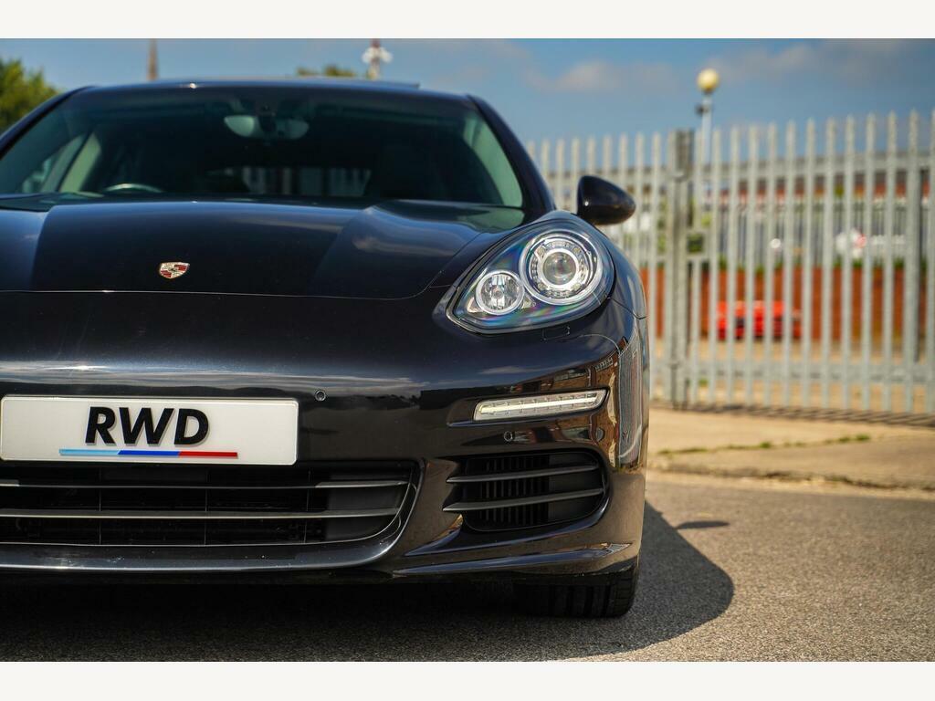 Porsche Panamera 3.0D V6 Hatchback Black #6