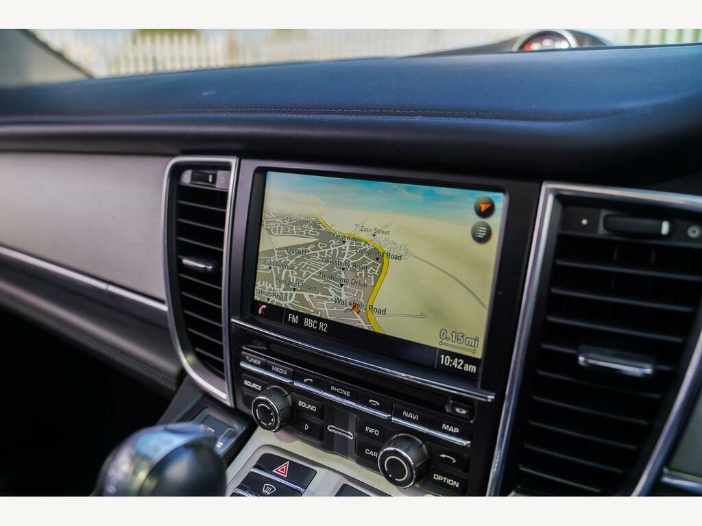 Porsche Panamera Hatchback Black #47