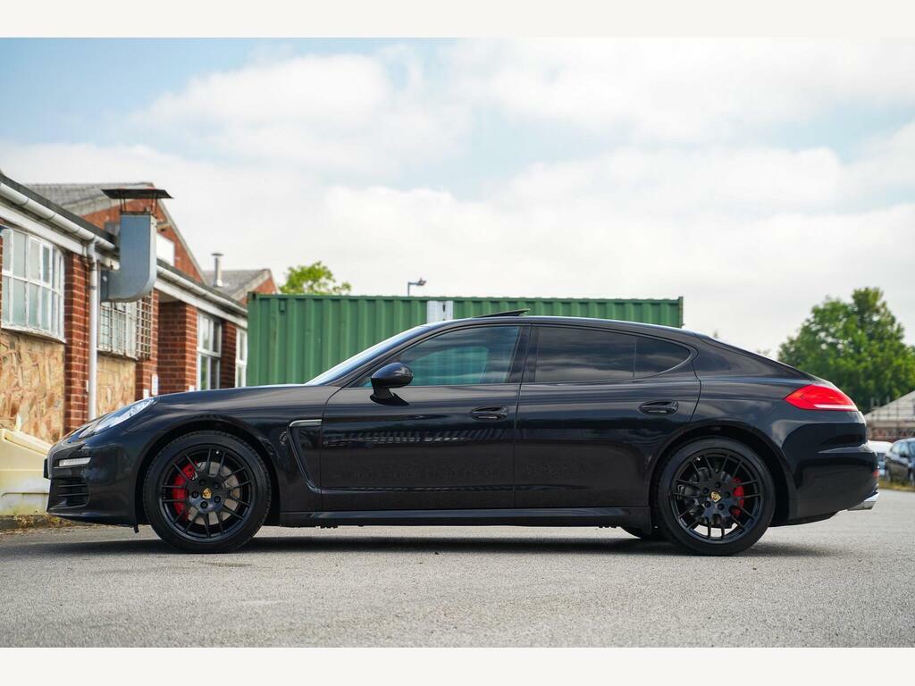 Porsche Panamera Hatchback Black #19