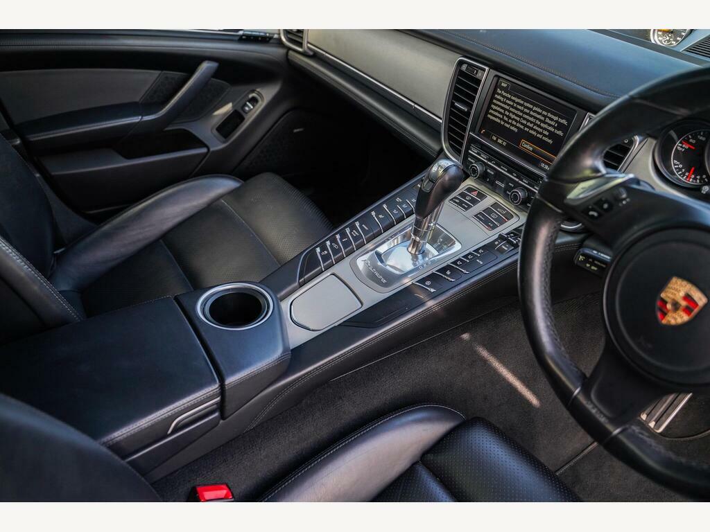 Porsche Panamera Hatchback Black #35