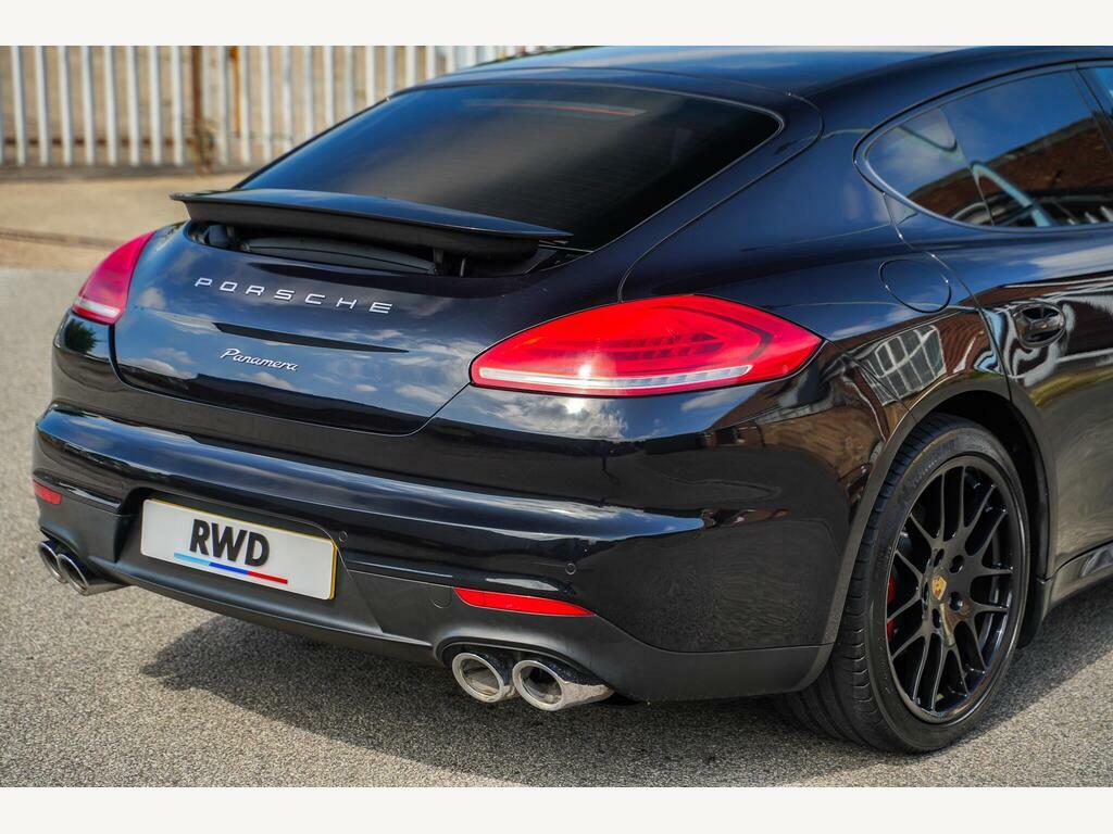 Porsche Panamera Hatchback Black #30
