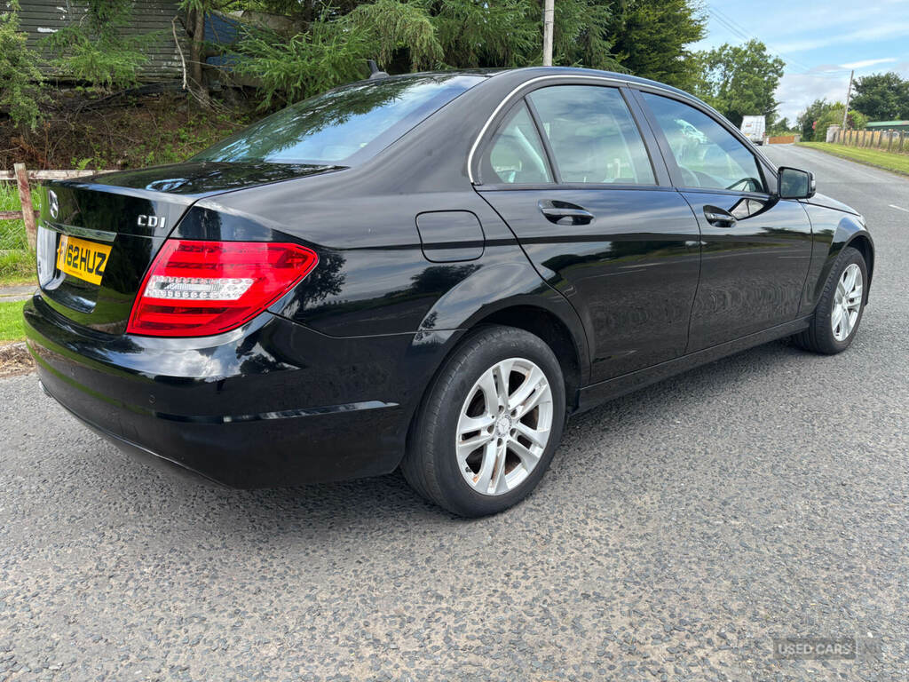 Mercedes-Benz C Class C220 Cdi Blueefficiency Executive Se FV62HUZ Black #5
