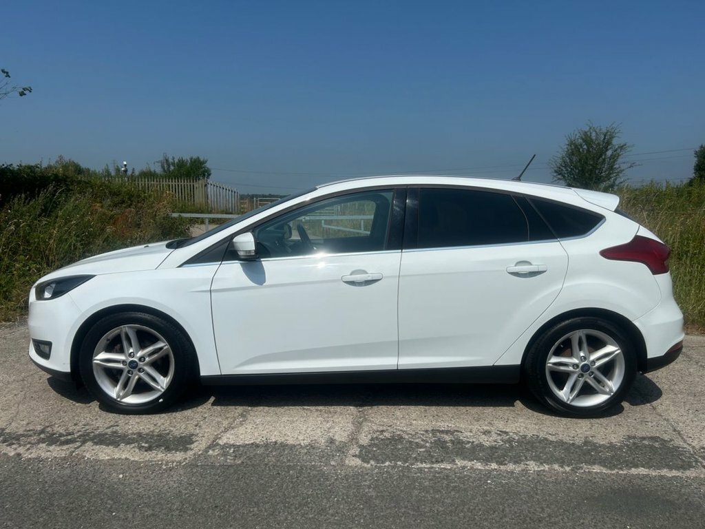 Ford Focus 1L Titanium FM17LLG White #5