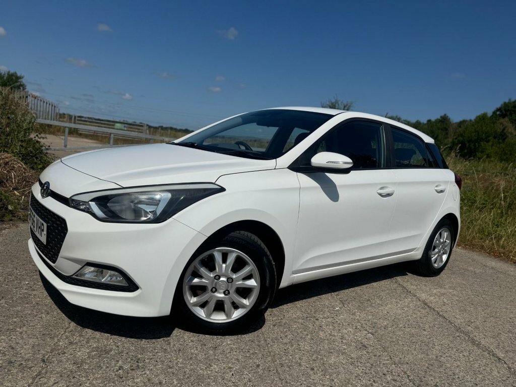 Hyundai I20 1.2L Se White #4