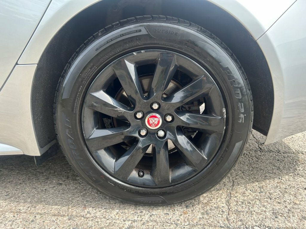 Jaguar XF R-sport White #35