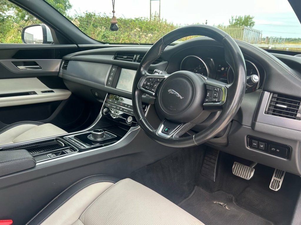 Jaguar XF R-sport White #14