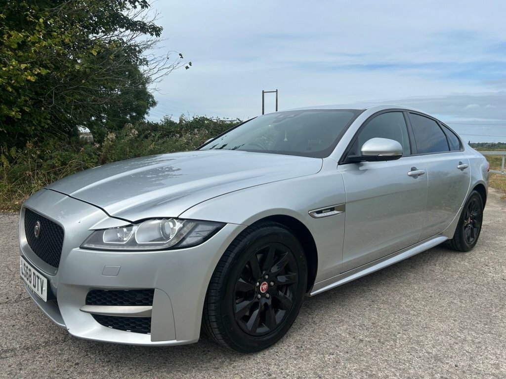 Jaguar XF R-sport White #8