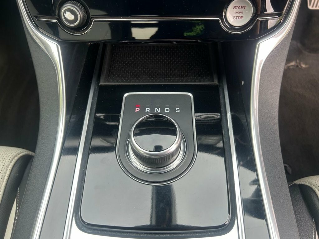 Jaguar XF R-sport White #27