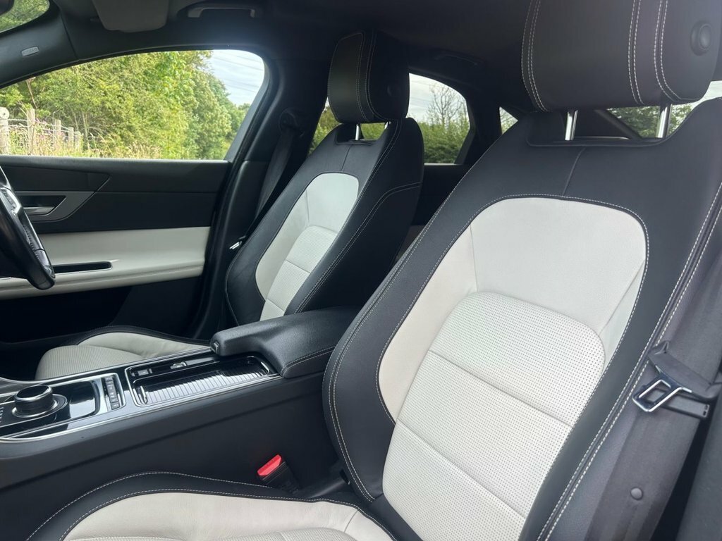 Jaguar XF R-sport White #30