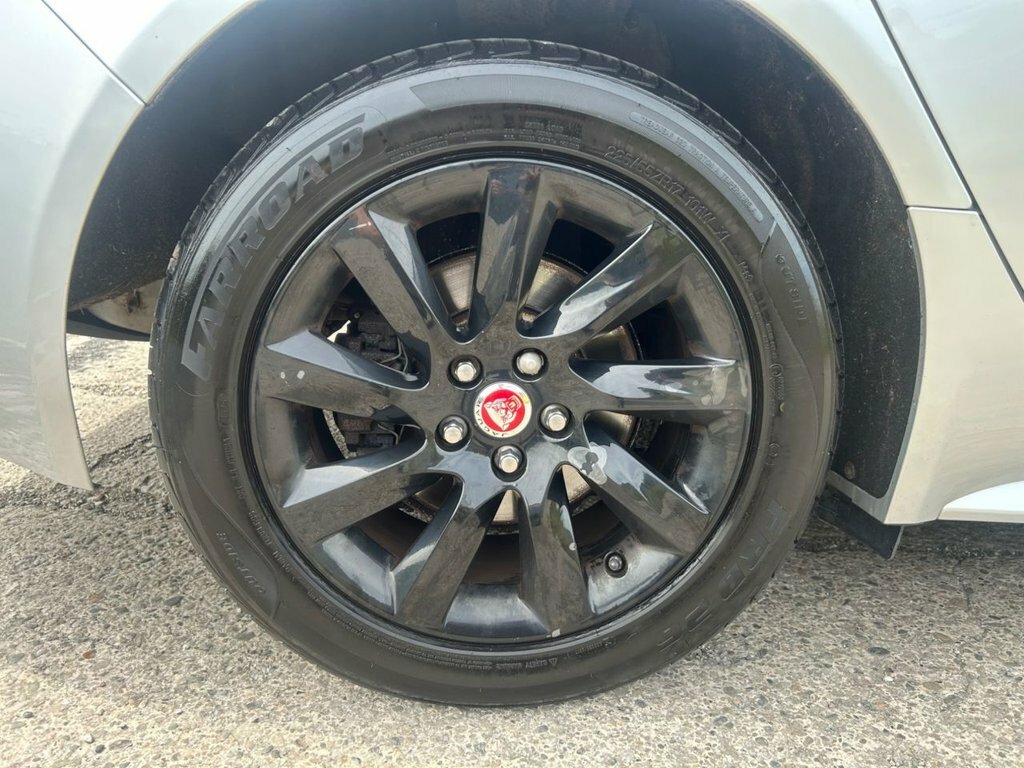 Jaguar XF R-sport White #36