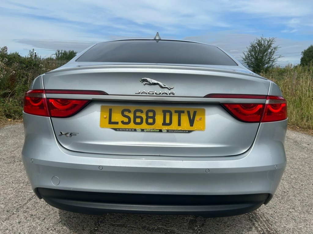 Jaguar XF R-sport White #10