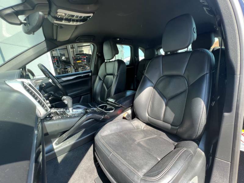 Porsche Cayenne S Black #22
